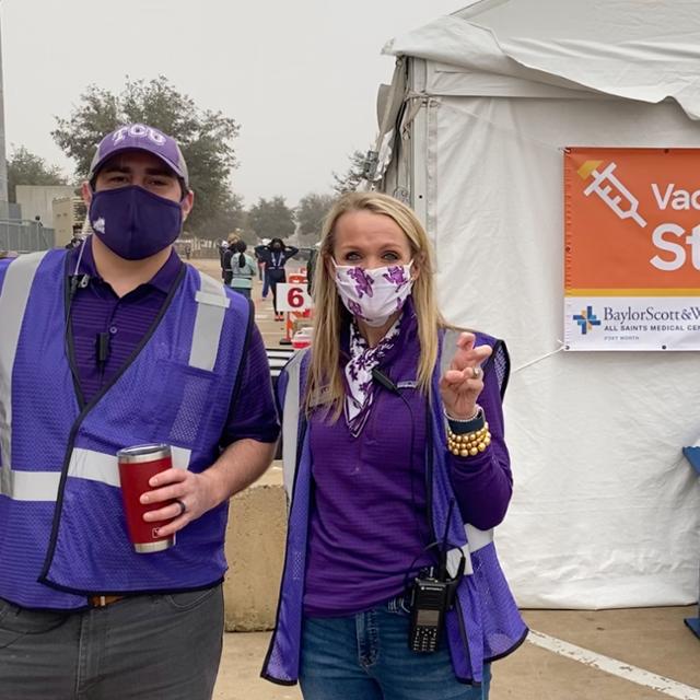 Photo of Sean Taylor and Rachel Hopper at vaccination hub on TCU campus