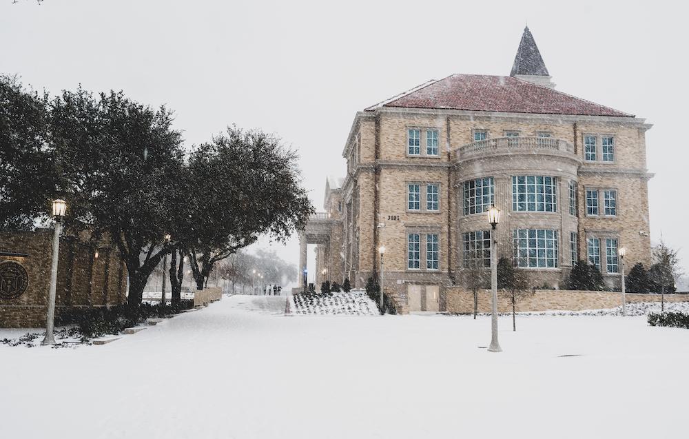 University Closes Campus, Cancels Classes Due to Winter Weather